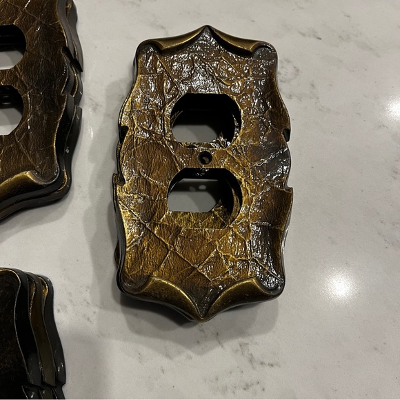 Vintage Gold and Black Wall Plate Set - Picture 2 of 5